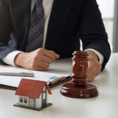 experiencia legal y la gestión inmobiliaria